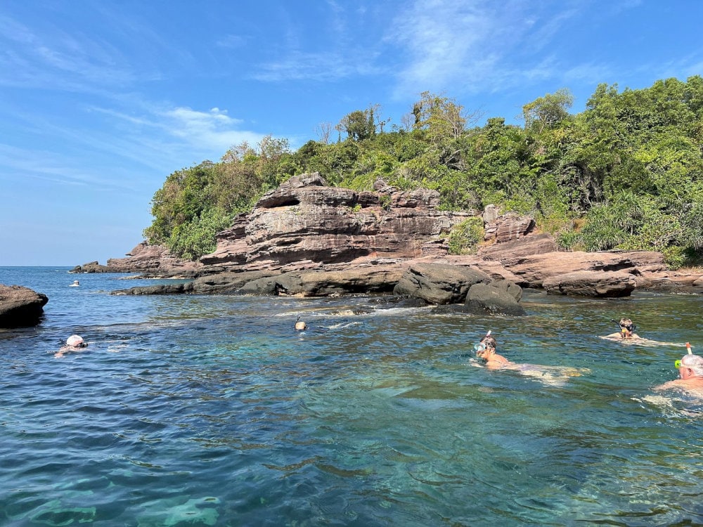 No matter who visits Fingernail Island, everyone wants to experience snorkeling in its crystal-clear waters